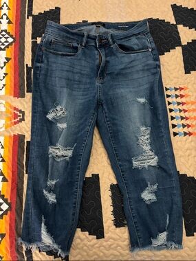 Judy Blue Dark Blue Distressed Capri
